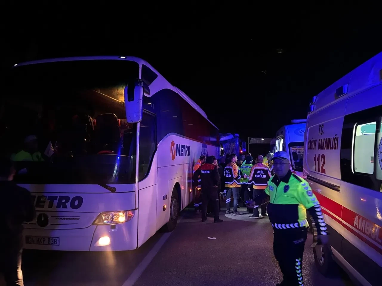 Sinop’ta işçi otobüsü yolcu otobüsüne çarptı 12 kişi yaralandı