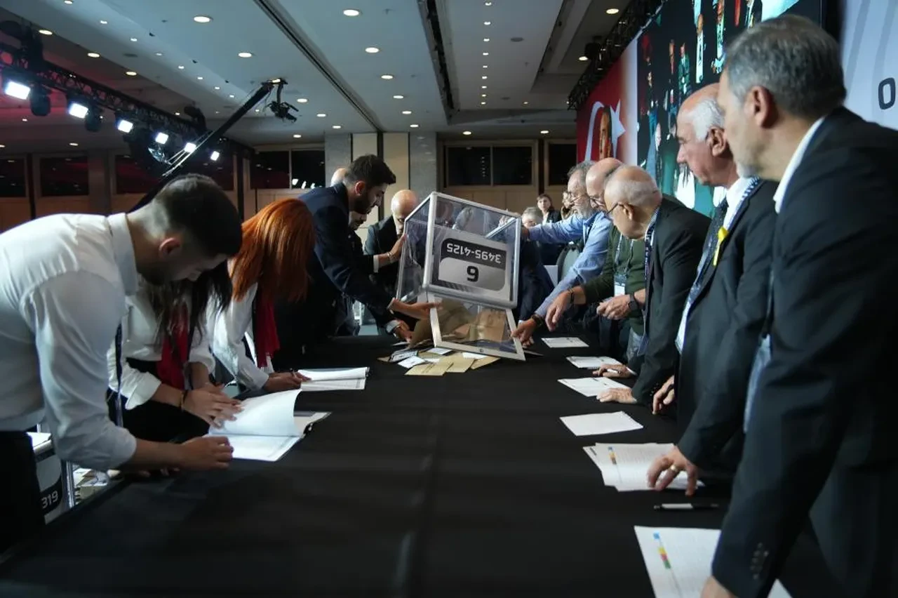 Beşiktaş'ın yeni divan kurulu başkanı belli oldu