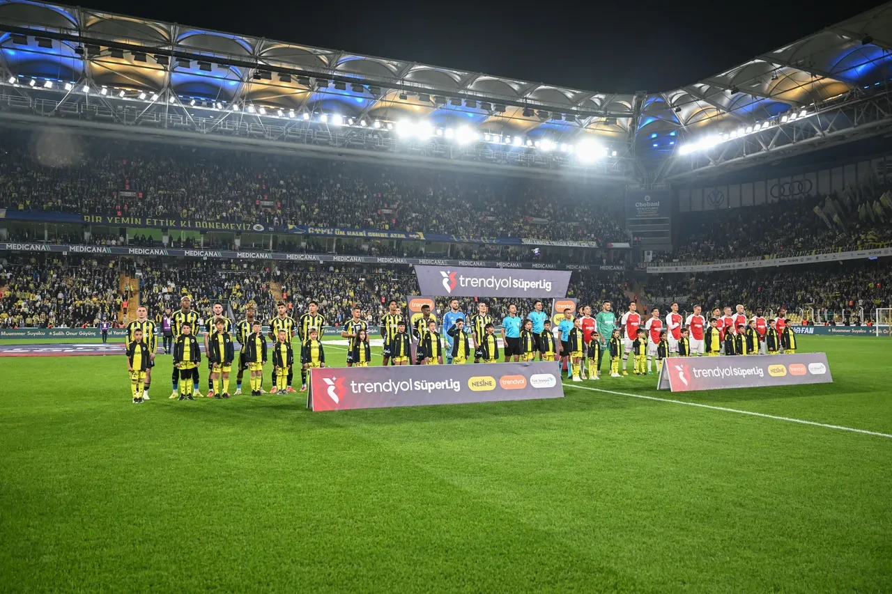 Fenerbahçe Fatih Karagümrük'ü 2-1'le devirdi