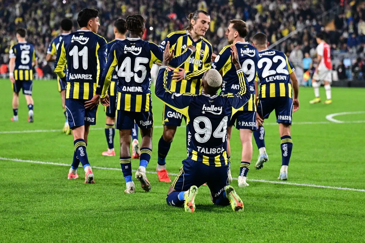 Fenerbahçe Fatih Karagümrük'ü 2-1'le devirdi