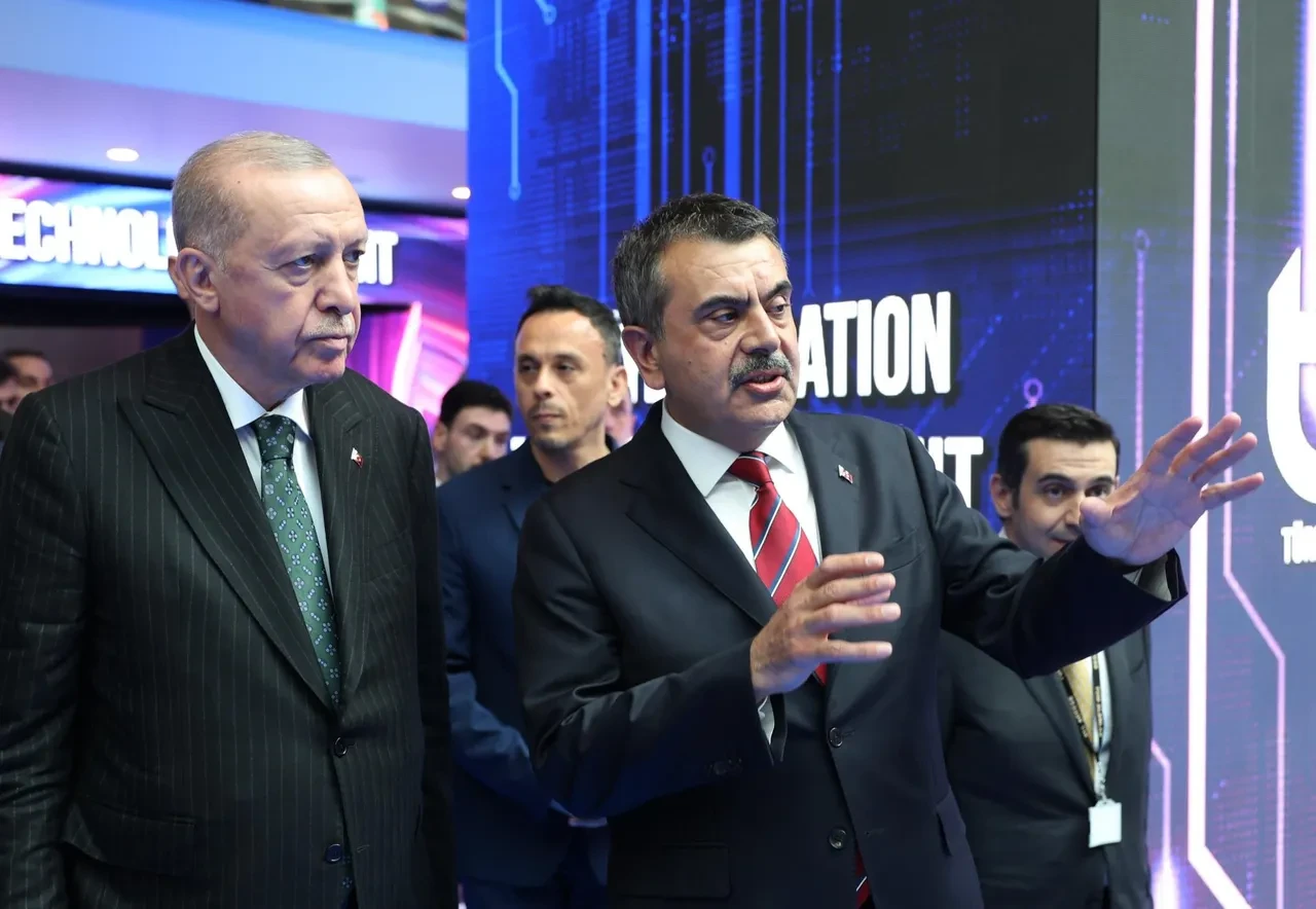 Erdoğan'dan liseleri kısaltacak 2+2 modeline veto! Yeni talimat verdi