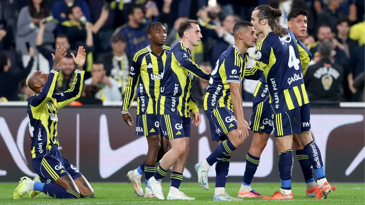 Fenerbahçe Fatih Karagümrük'ü 2-1'le devirdi