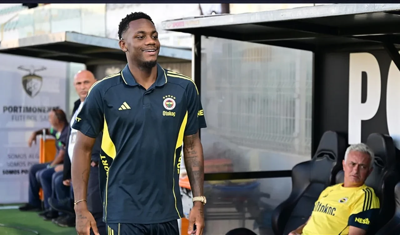 Fenerbahçe memnun kalmadı! Yıldız oyuncu için İngiliz devleri sıraya girdi