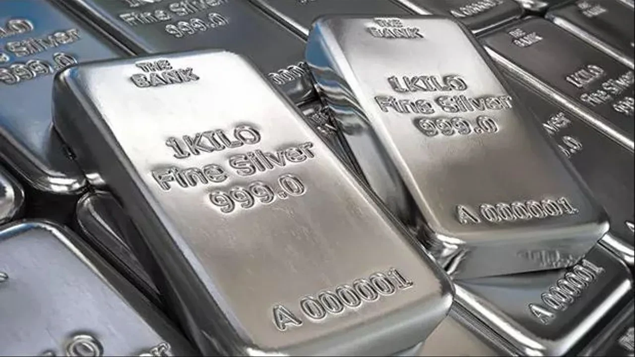 Gümüşte 45 yılın en sert sarsıntısı: Piyasalar felç oldu