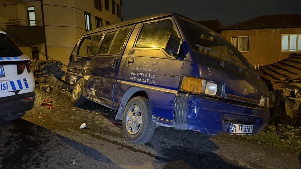 Eyüpsultan’da bir sürücü 8 araca çarparak ortalığı savaş alanına çevirdi!