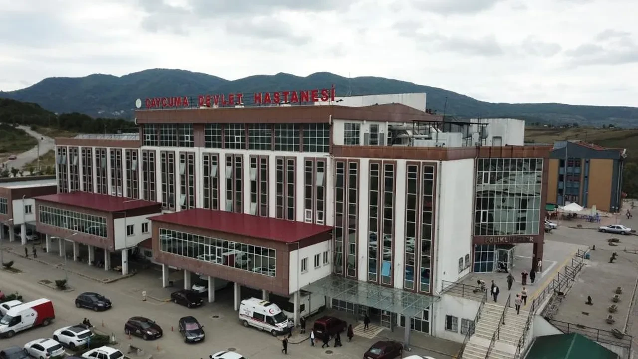 Karın ağrısıyla gittiği hastanede doğuma alındı! 16 yaşındaki çocuğun bebeği karnında öldü