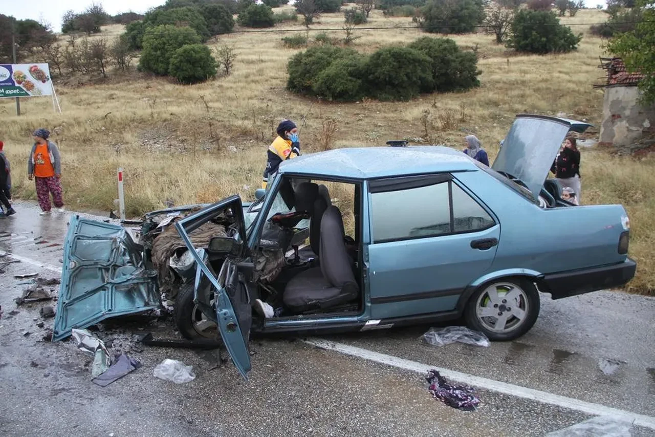 Manisa'da yağmur kazayı da beraberinde getirdi: Ölü ve yaralılar var!