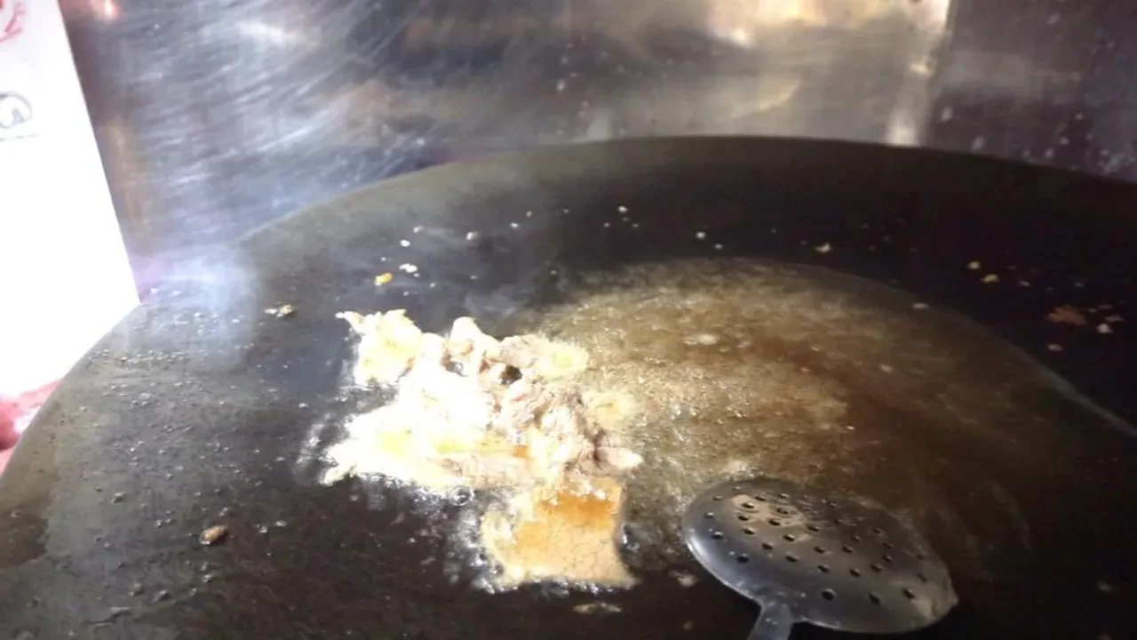 Tadına bakan vazgeçemiyor! Burdur'un yarım asırdır 7 saniyede pişen lezzetine ilgi büyük!