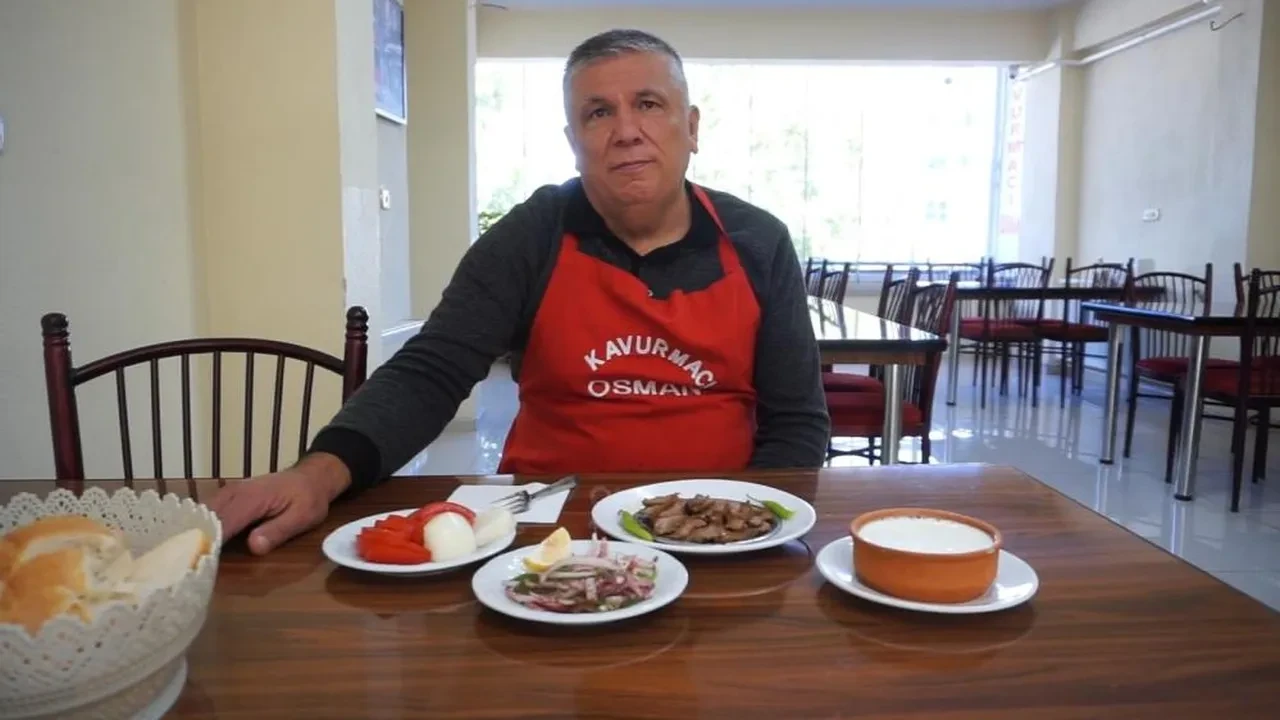 Tadına bakan vazgeçemiyor! Burdur'un yarım asırdır 7 saniyede pişen lezzetine ilgi büyük!