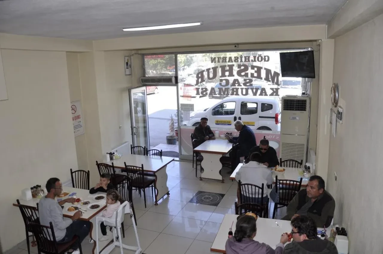 Tadına bakan vazgeçemiyor! Burdur'un yarım asırdır 7 saniyede pişen lezzetine ilgi büyük!