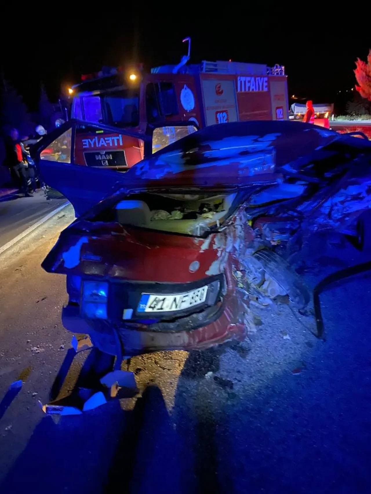 AK Parti Milletvekili Ayşen Gürcan trafik kazası geçirdi: Can kaybı ve yaralılar var