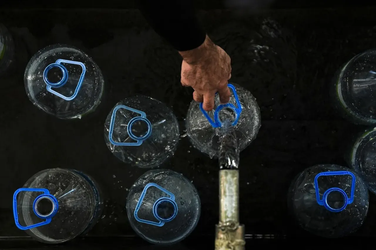 Ankaralının su kesintisi isyanı! Bidonlarla su taşıyorlar: 'Namaz bile kılamıyoruz'