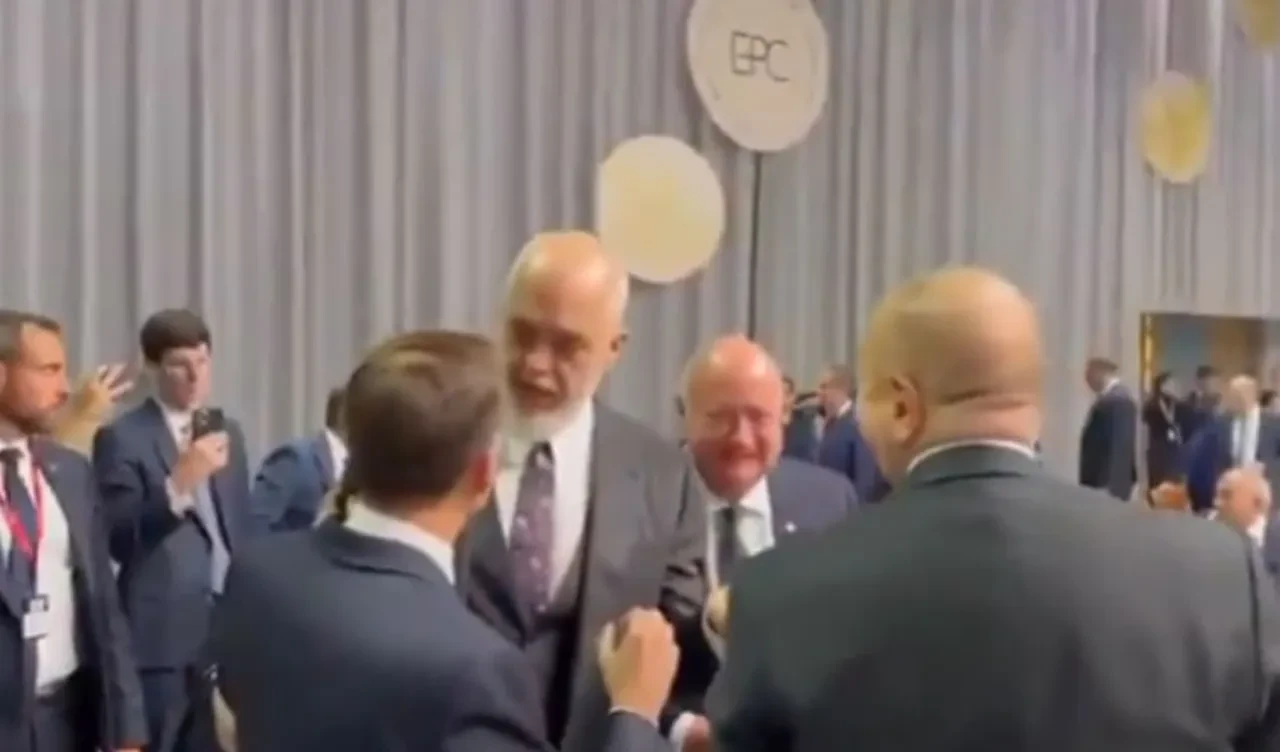 Arnavutluk lideri Edi Rama, ABD Başkanı Trump'ı diline doladı, Aliyev kahkahalara boğuldu