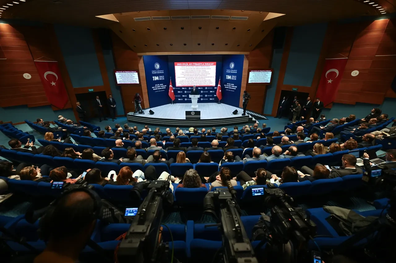 Bakan Bolat duyurdu: Eylül ayında ihracat rekoru kırıldı