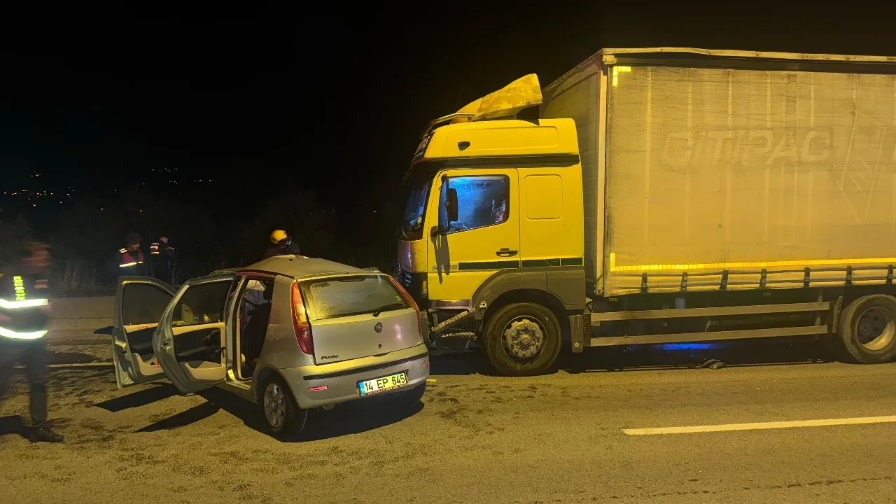 Bolu’da D-100’de feci kaza! Preslenen araçta hayatını kaybetti 