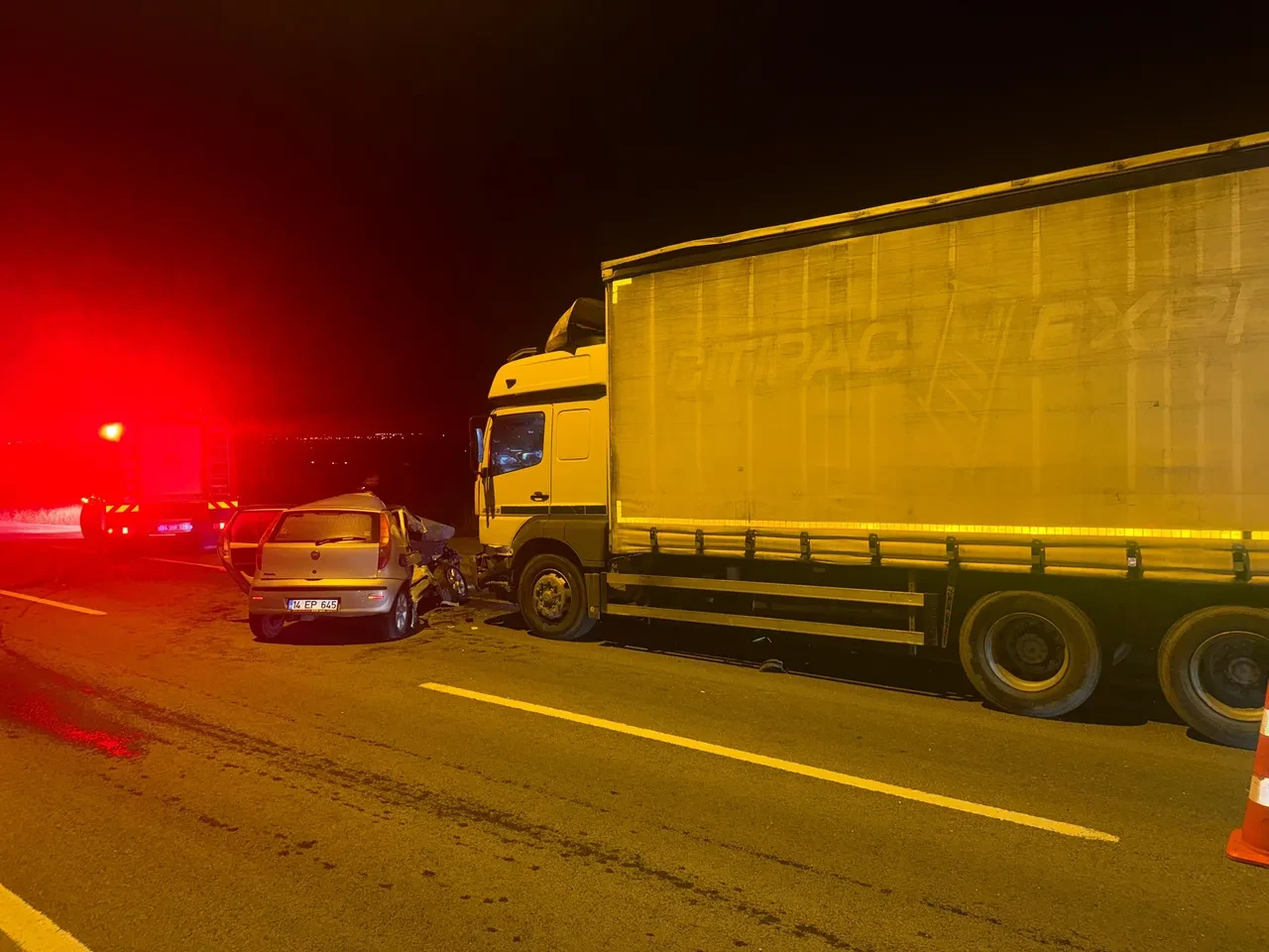 Bolu’da D-100’de feci kaza! Preslenen araçta hayatını kaybetti