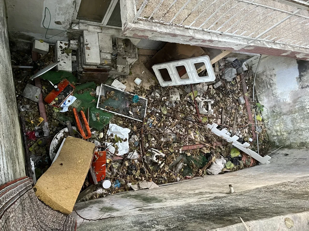 Bu apartmana kimse giremiyor! Polis bile adım attığı an çıktı: Vatandaşlar isyan etti 