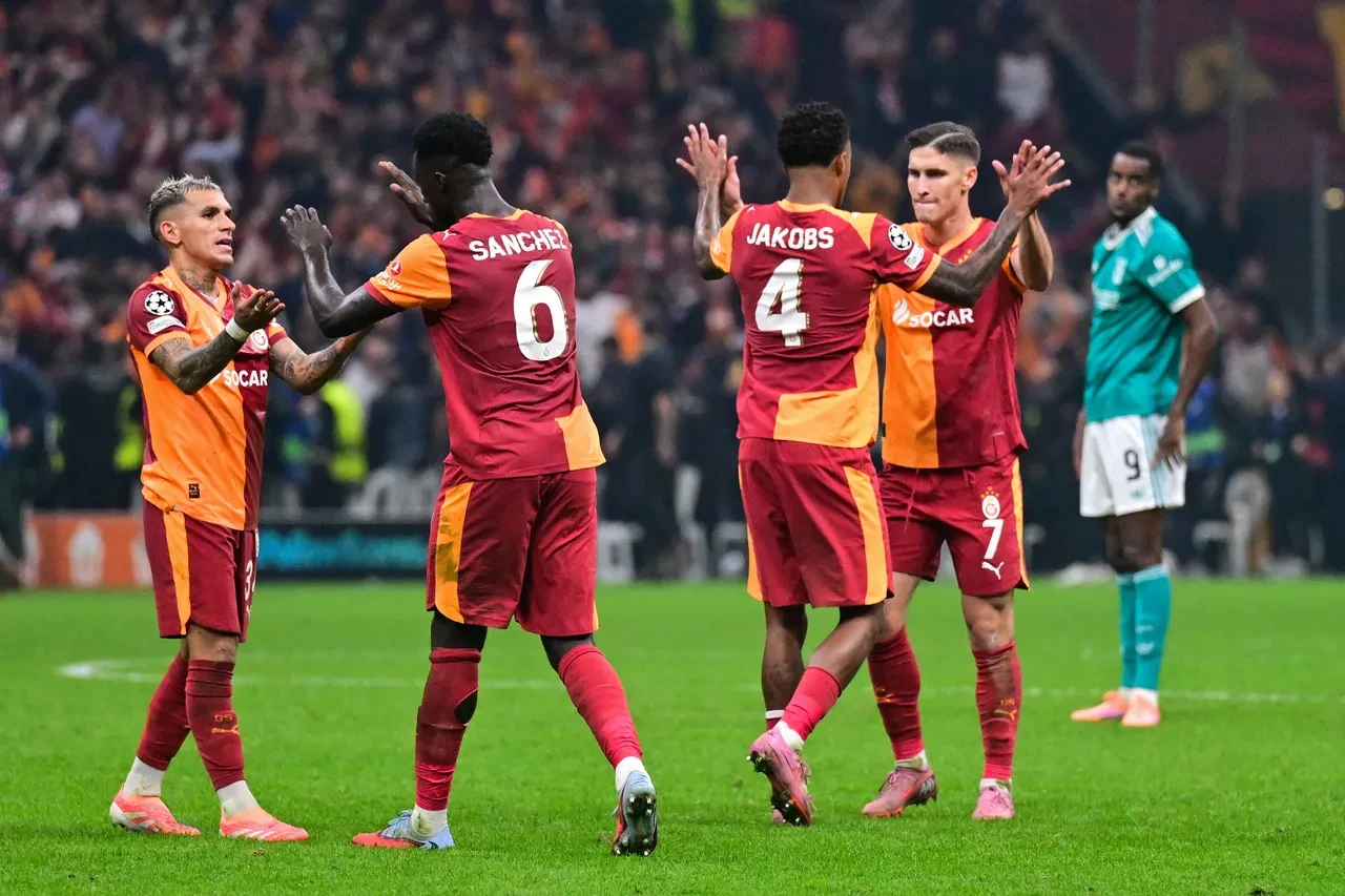 Galatasaray-Beşiktaş derbilerinde tansiyon yüksek! Kırmızı kartlar havada uçuşuyor