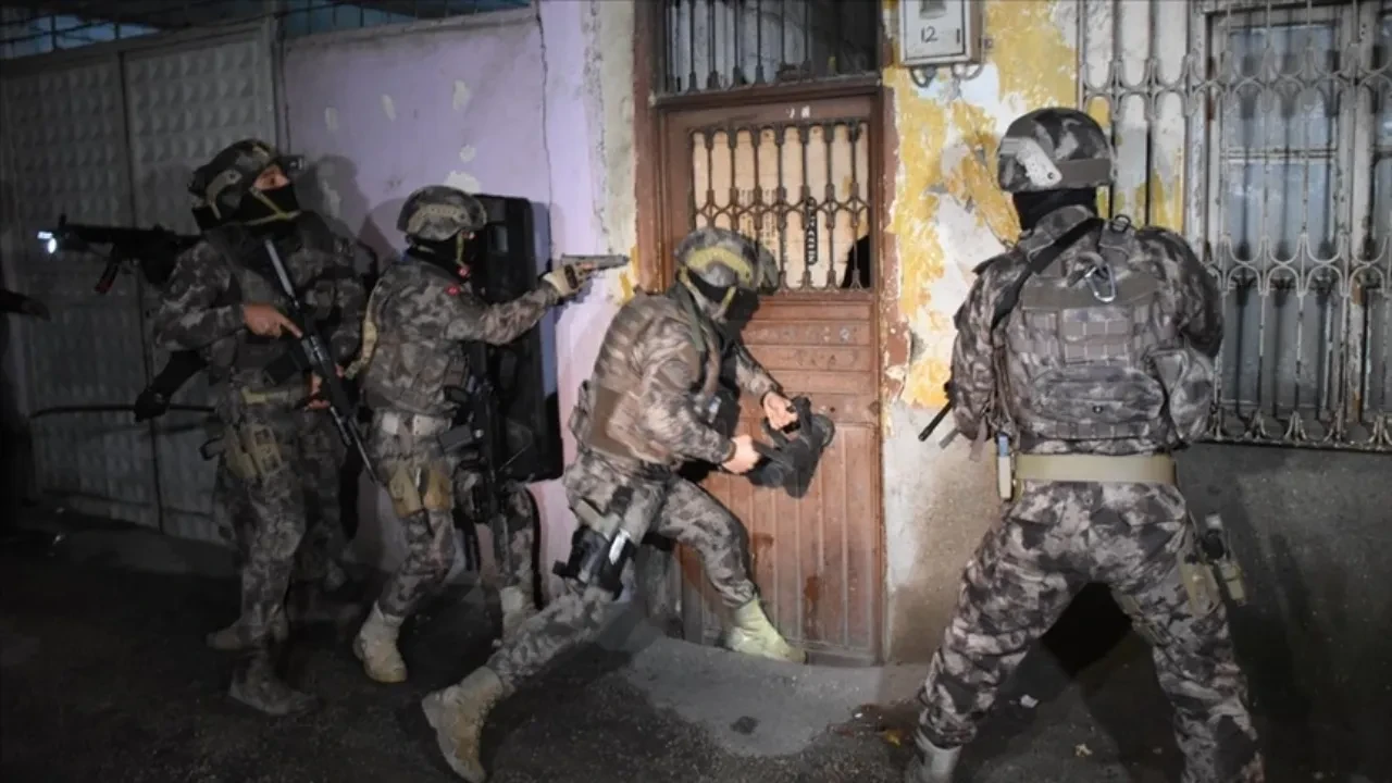 İstanbul'da DEAŞ operasyonu: Çok sayıda gözaltı var