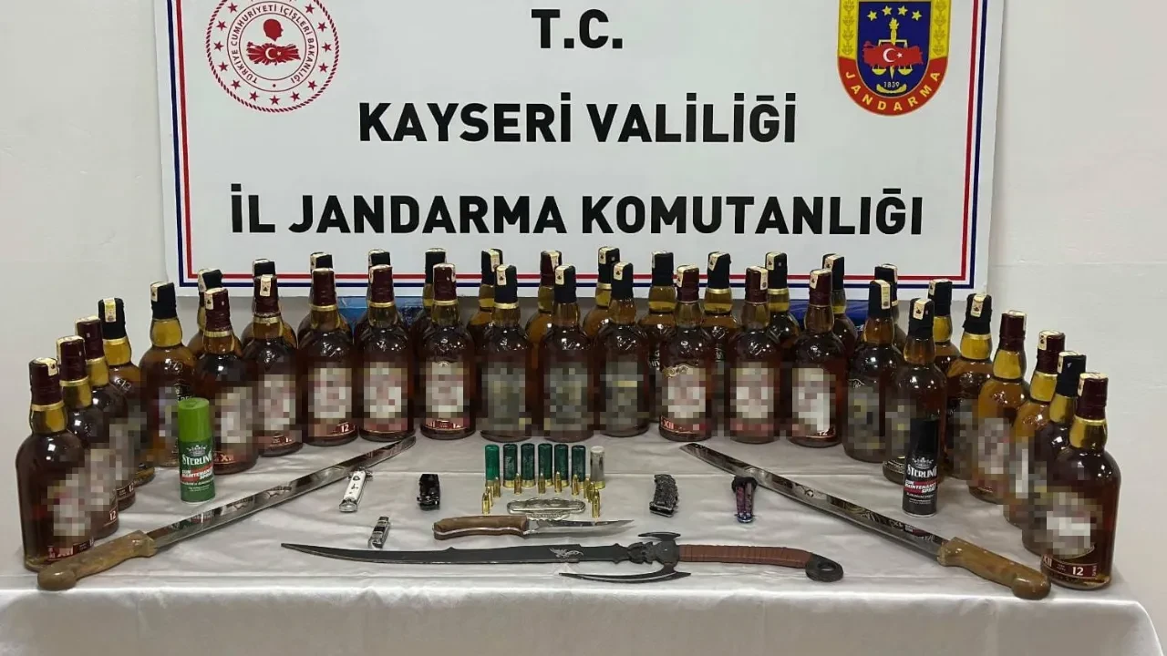 Jandarmadan sahte alkol tacirlerine darbe! 2 kişi gözaltına alındı