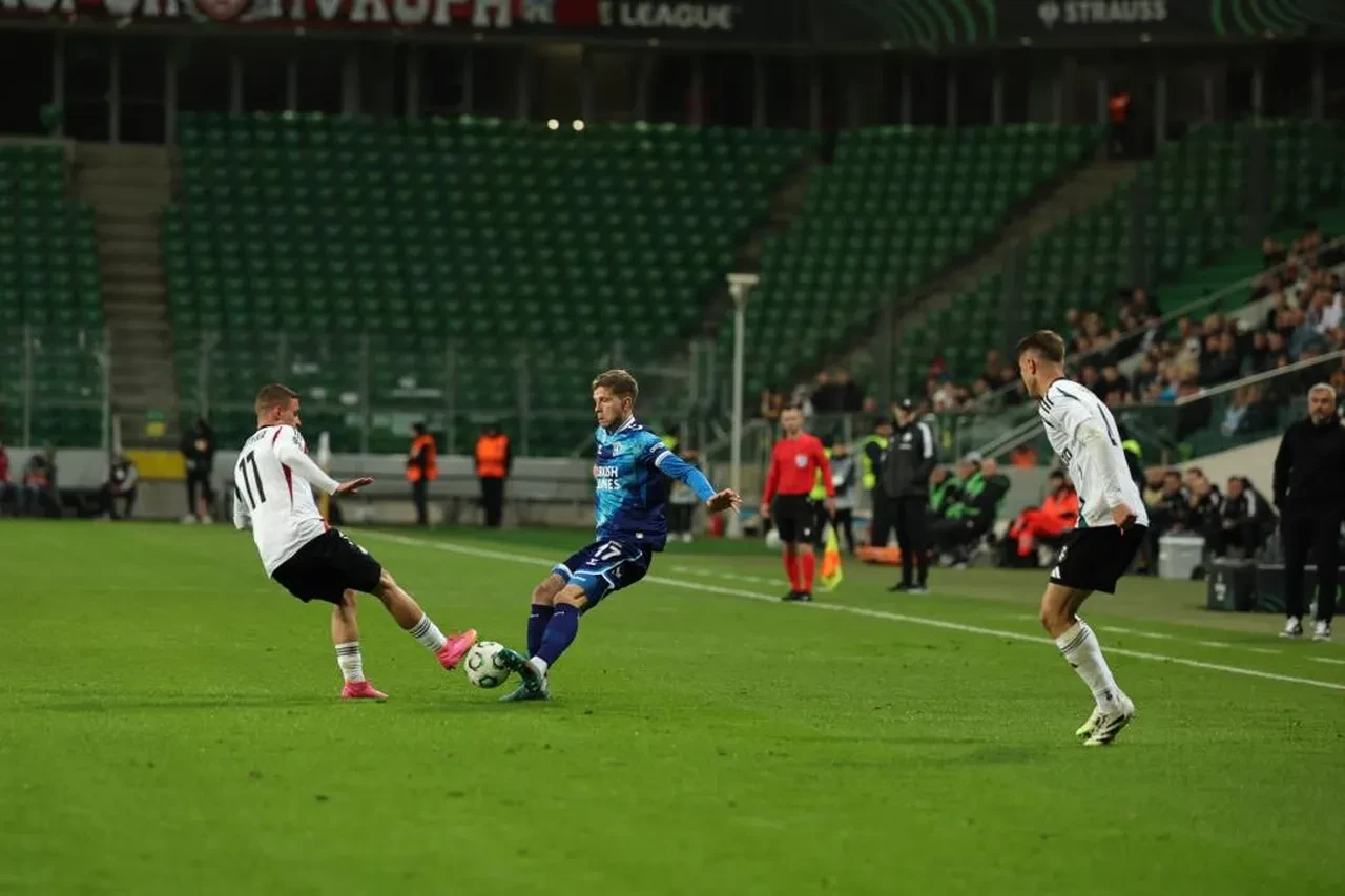 Samsunspor UEFA Konferans Ligi maçında Legia Varşova'yı evinde devirdi