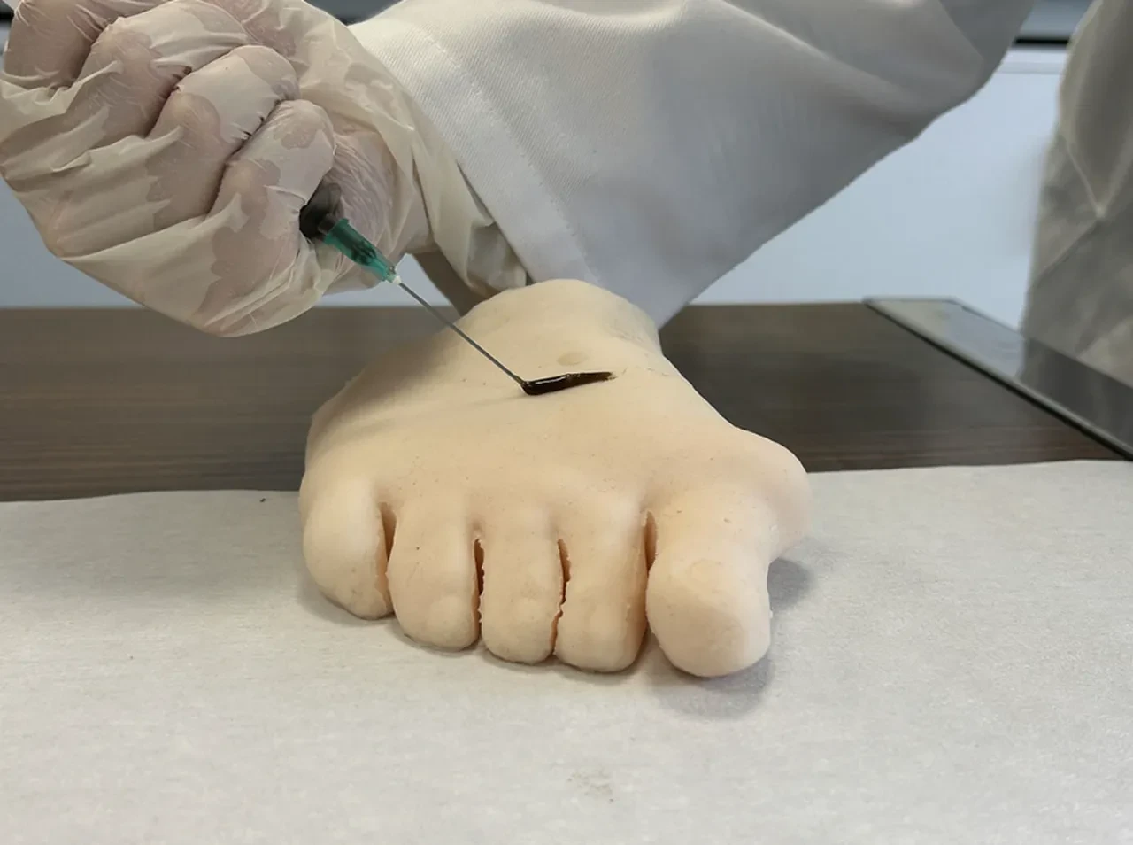 Saç toplamak için kapı kapı kuaför gezdi! Türk kimyagerden tıpta çığır açacak buluş