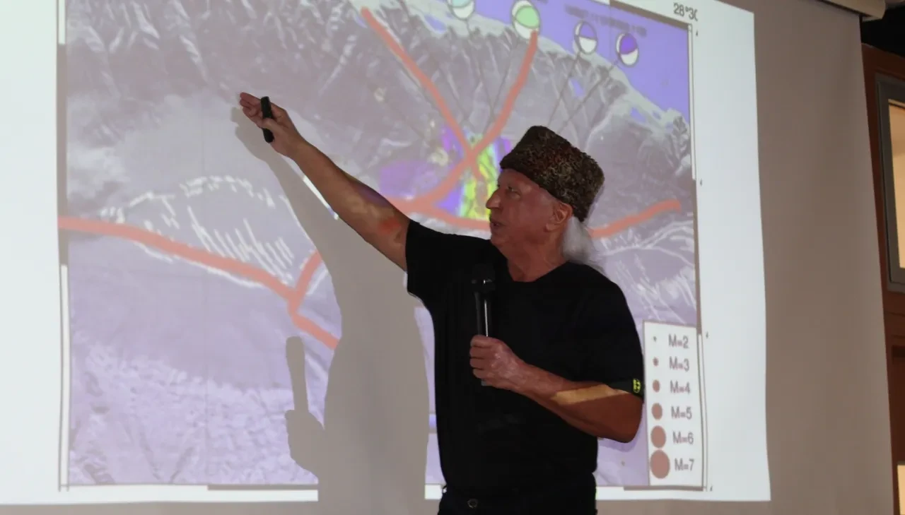 Şener Üşümezsoy ne dedi? İstanbul'daki bugünkü deprem sonrası açıklama yaptı