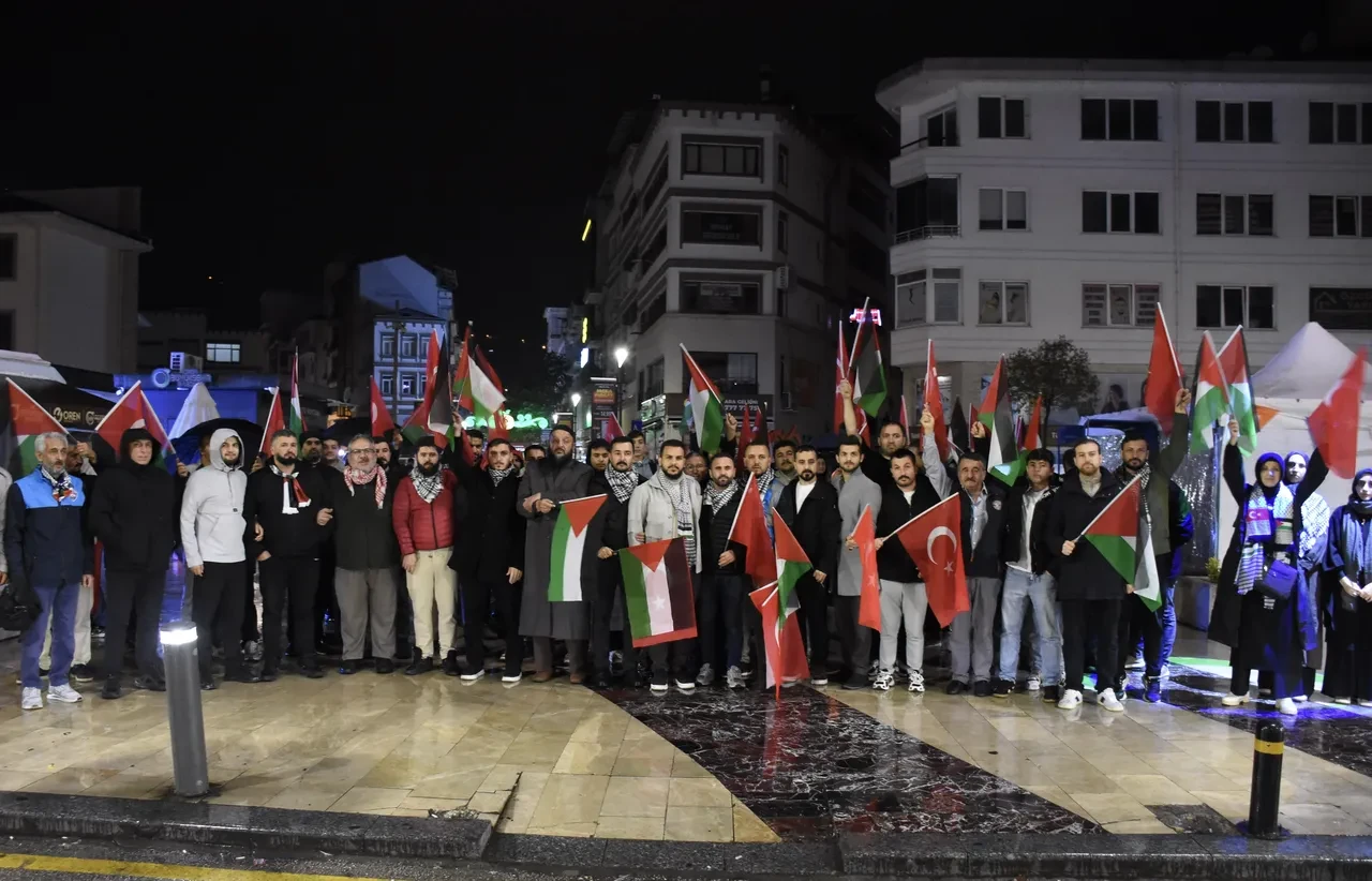 Türkiye Sumud Filosu için ayakta: İsrail saldırısı yurt genelinde protesto edildi