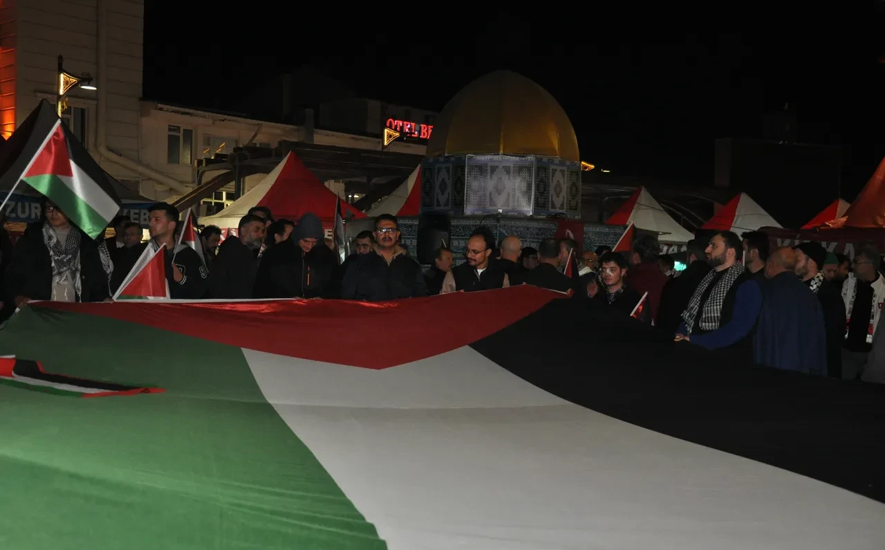 Türkiye Sumud Filosu için ayakta: İsrail saldırısı yurt genelinde protesto edildi