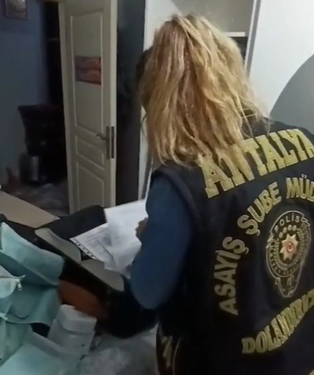 Vicdansızlığın böylesi: Engelli vatandaşı evini sattı, parayı kız arkadaşına yolladı