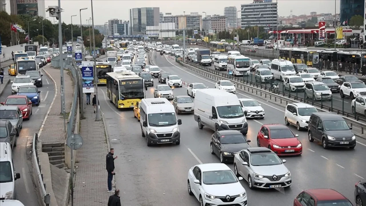 Yola çıkacaklar dikkat! İstanbul trafiğinde deprem yoğunluğu 