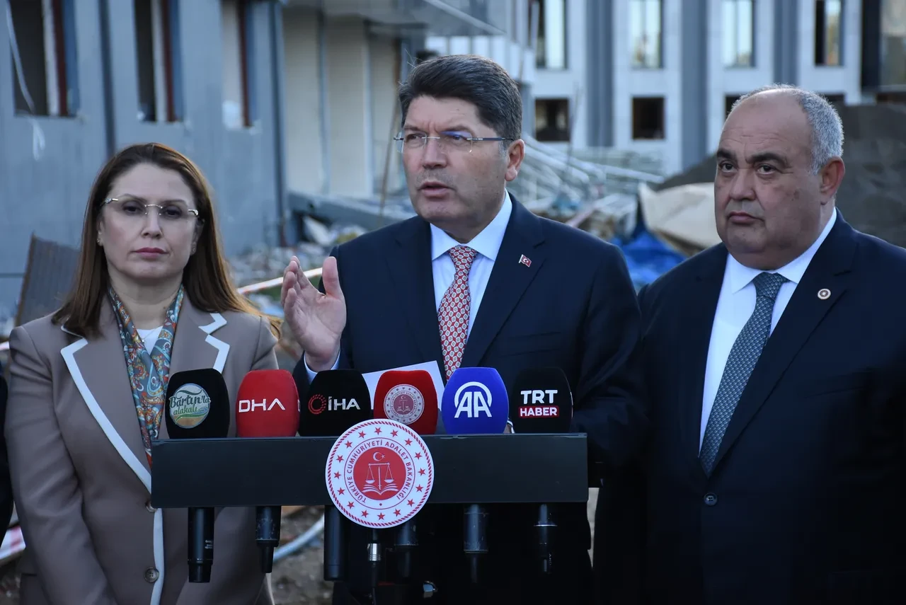 Ali Mahir Başarır'ın Erdoğan'a yönelik sözleri Bakan Tunç'u harekete geçirdi: CHP'nin neden iktidar olamadığını açıkladı
