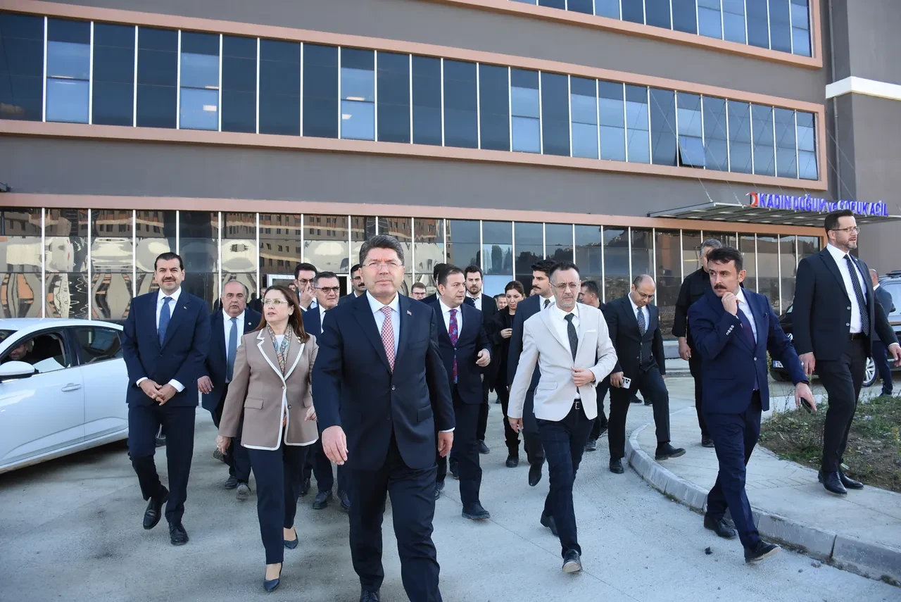 Ali Mahir Başarır'ın Erdoğan'a yönelik sözleri Bakan Tunç'u harekete geçirdi: CHP'nin neden iktidar olamadığını açıkladı