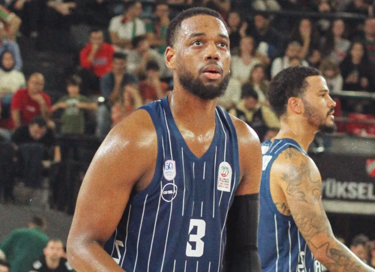 Anadolu Efes'ten 101 sayı geldi: Karşıyaka yine kaybetti!