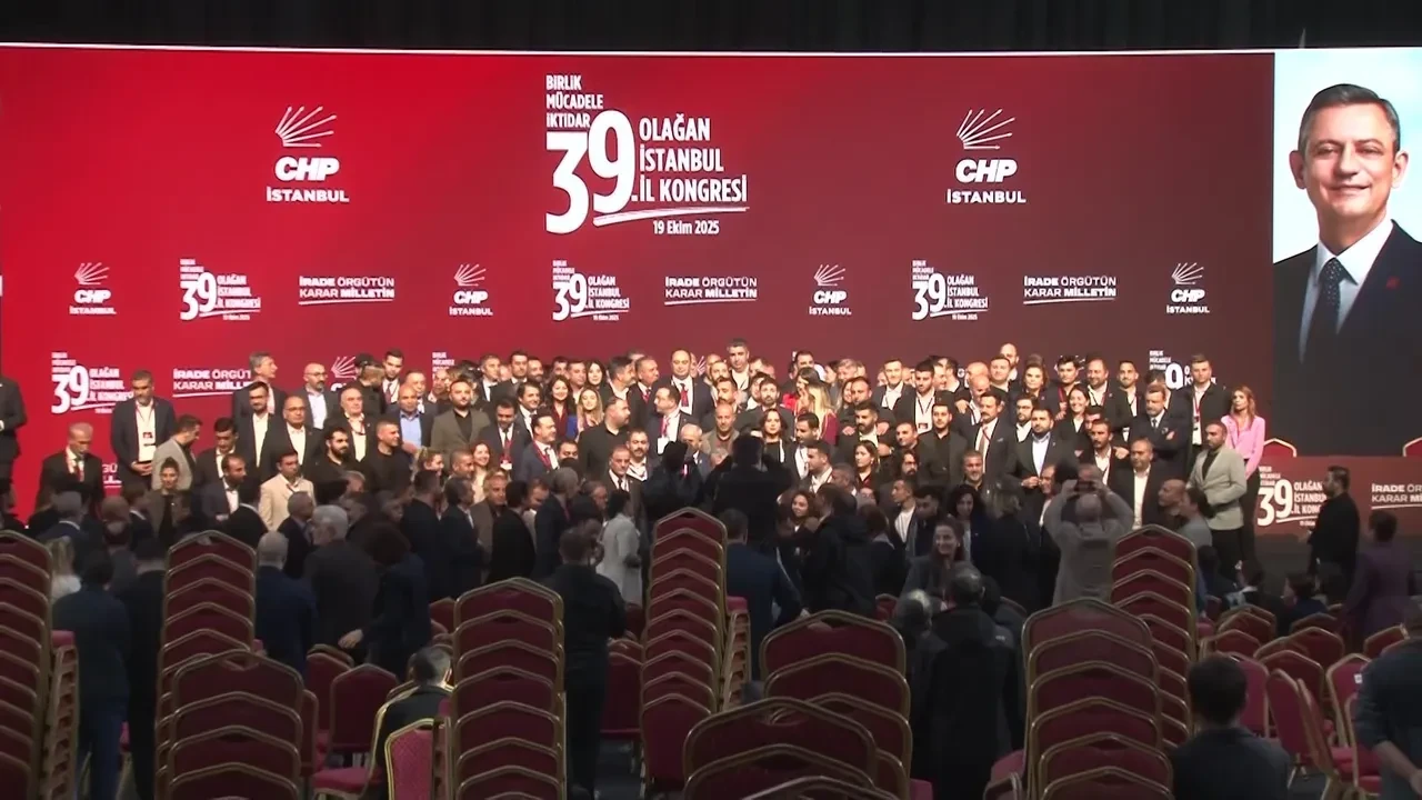CHP'nin İstanbul İl Kongresi sonuçlandı: Özgür Çelik yeniden seçildi