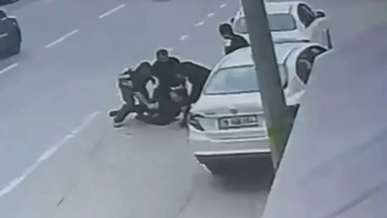 Drift atarken yakalandı, sonrasında yaptıkları şoke etti! O anlar kamerada