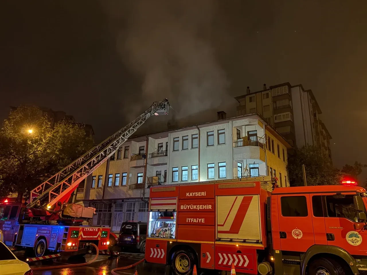 Eşi eve almayınca dehşet saçtı! Sinirden gözü dönen adamın yaptıkları pes dedirtti 