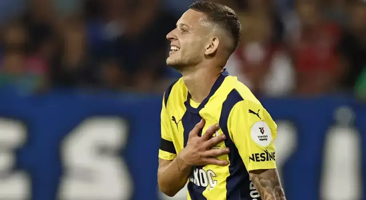 Fenerbahçe'de maç sonu gerginlik! Taraftar ıslıkladı, kimseyi gözü görmedi