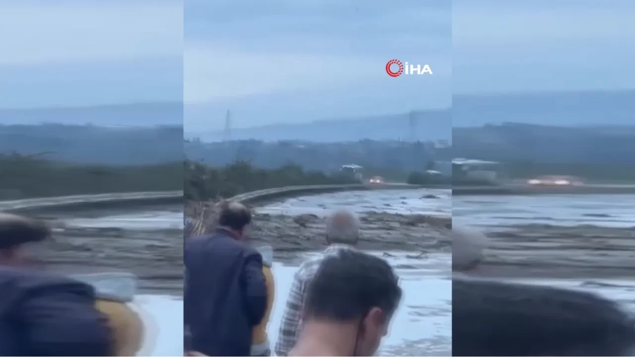 Hatay’da heyelan trafiği felç etti! Ulaşım resmen durdu