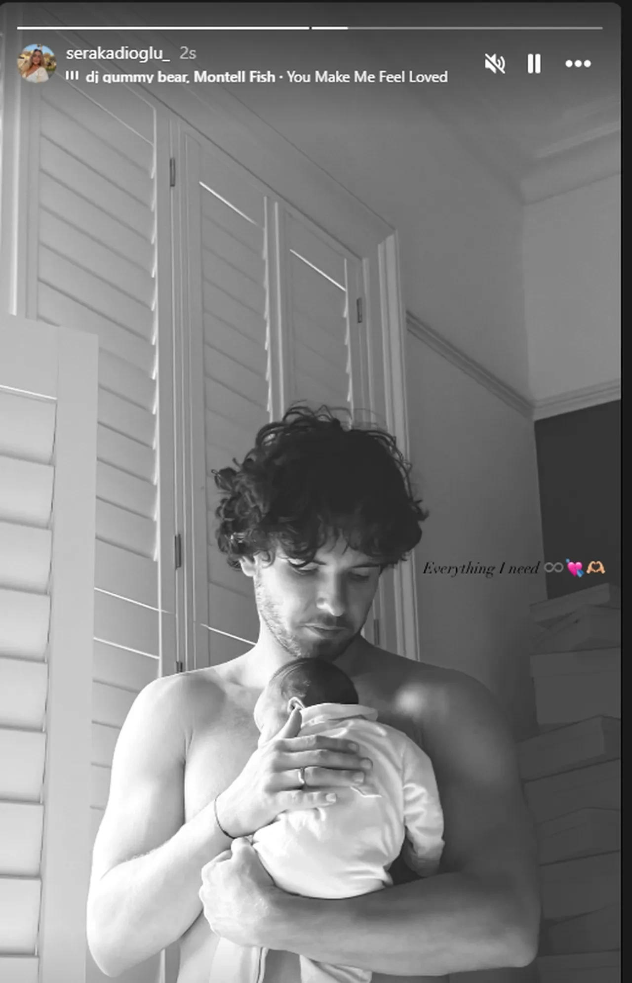 İlk kez baba olan Ferdi Kadıoğlu'nun kızıyla pozuna beğeni yağdı