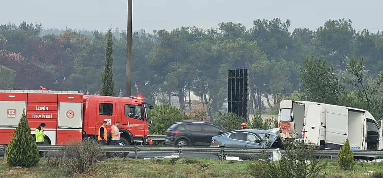 İzmir'de korkunç kaza! Lastiği patlayınca aracından indi hayatından oldu