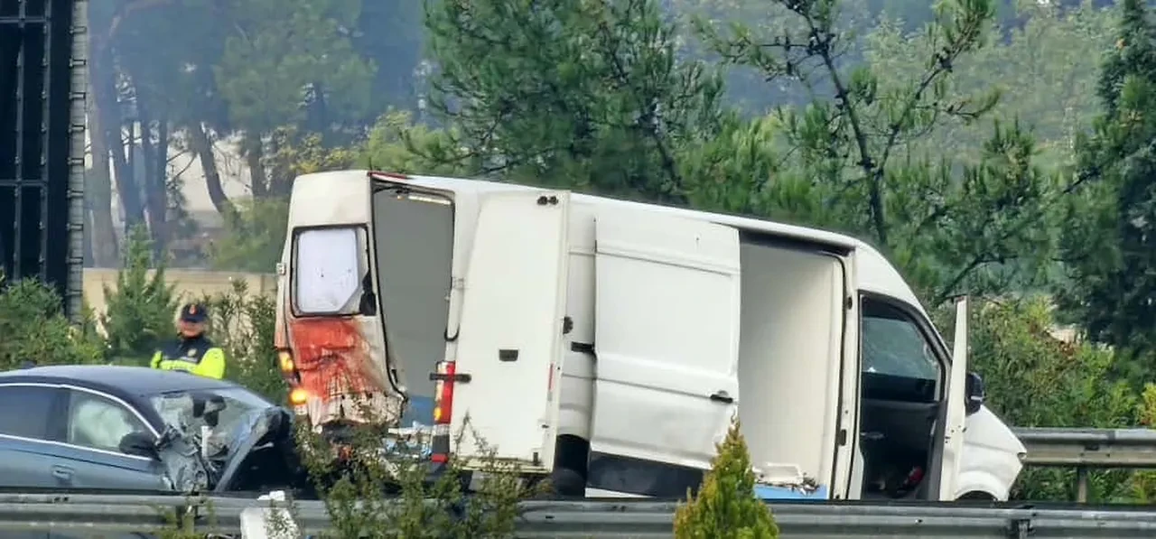 İzmir'de korkunç kaza! Lastiği patlayınca aracından indi hayatından oldu