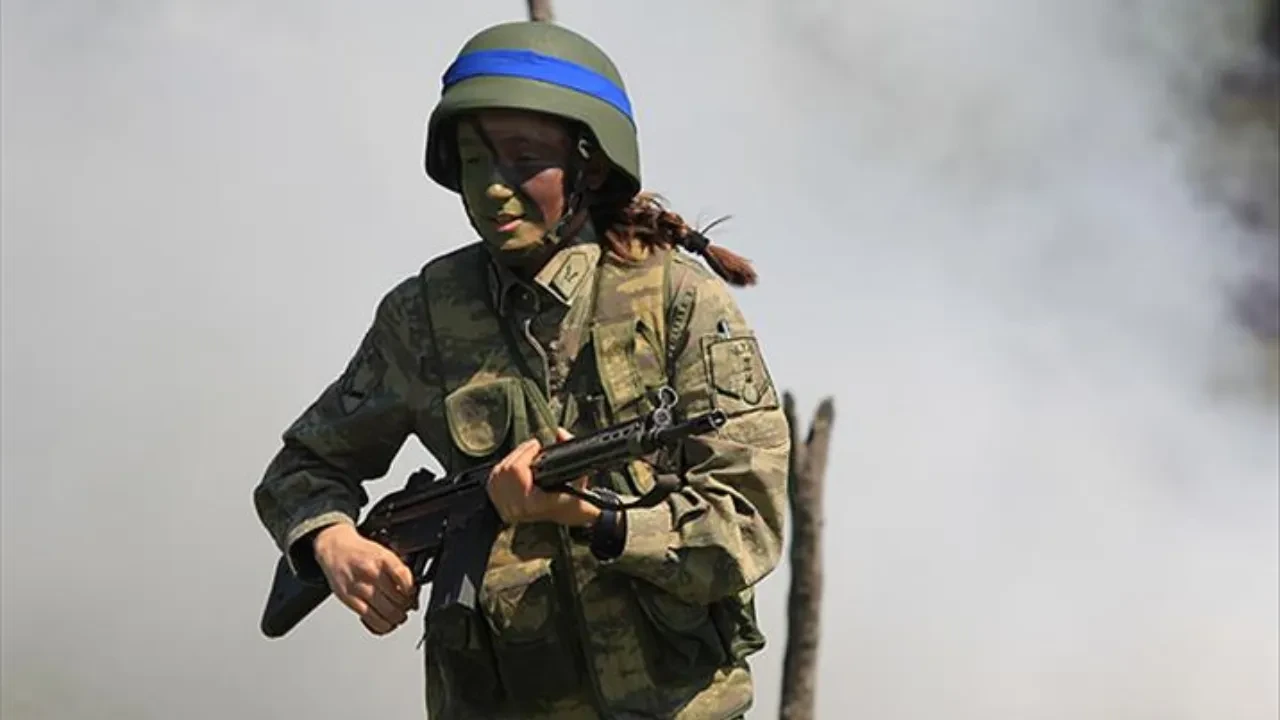 Kızlar askere mi gidecek? Kadınlara askerlik zorunluluğu gündemde