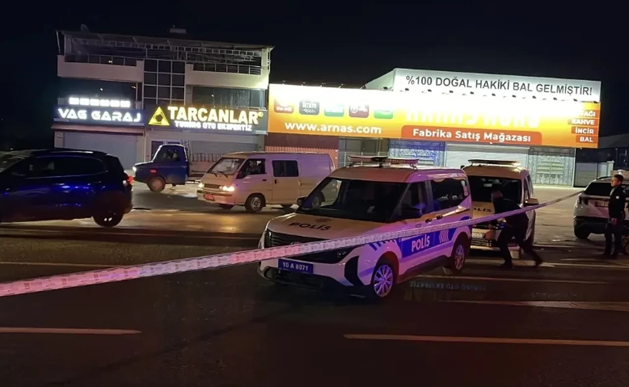 Mustafa Emlik kimdir?