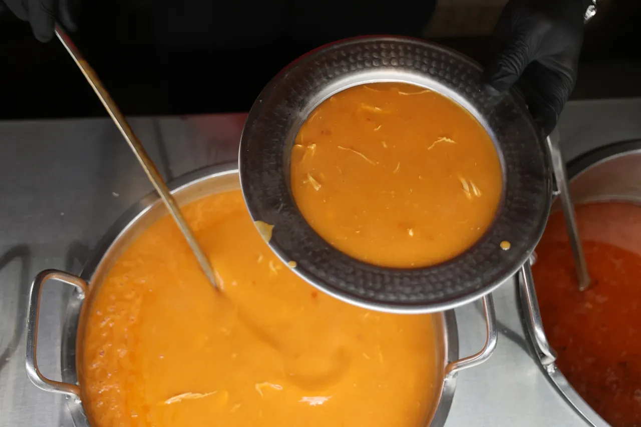 Soğuk havaların olmazsa olmazı! İşte şifa deposu olarak içilen çorbalar