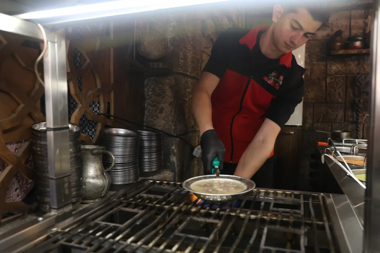 Soğuk havaların olmazsa olmazı! İşte şifa deposu olarak içilen çorbalar