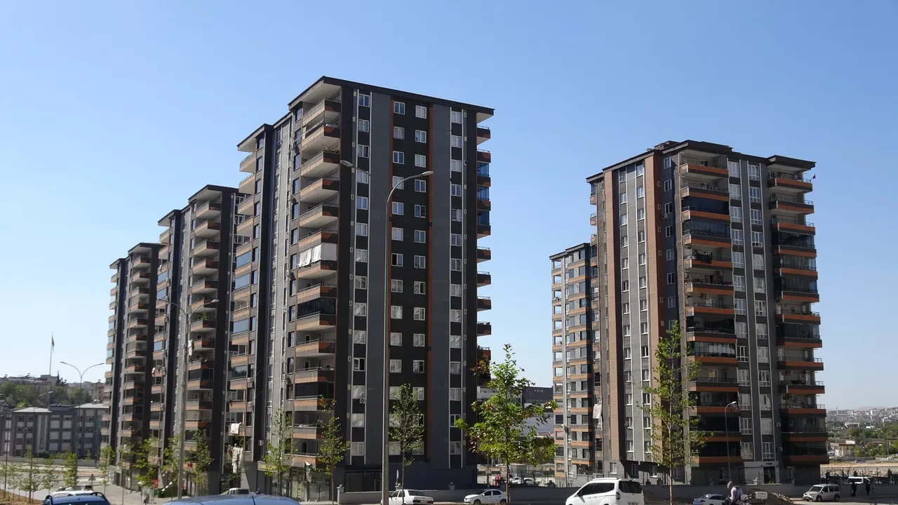 Suriyelilerin gidişiyle boş ev sayısı arttı ama kira fiyatları yüzde 50 fırladı!