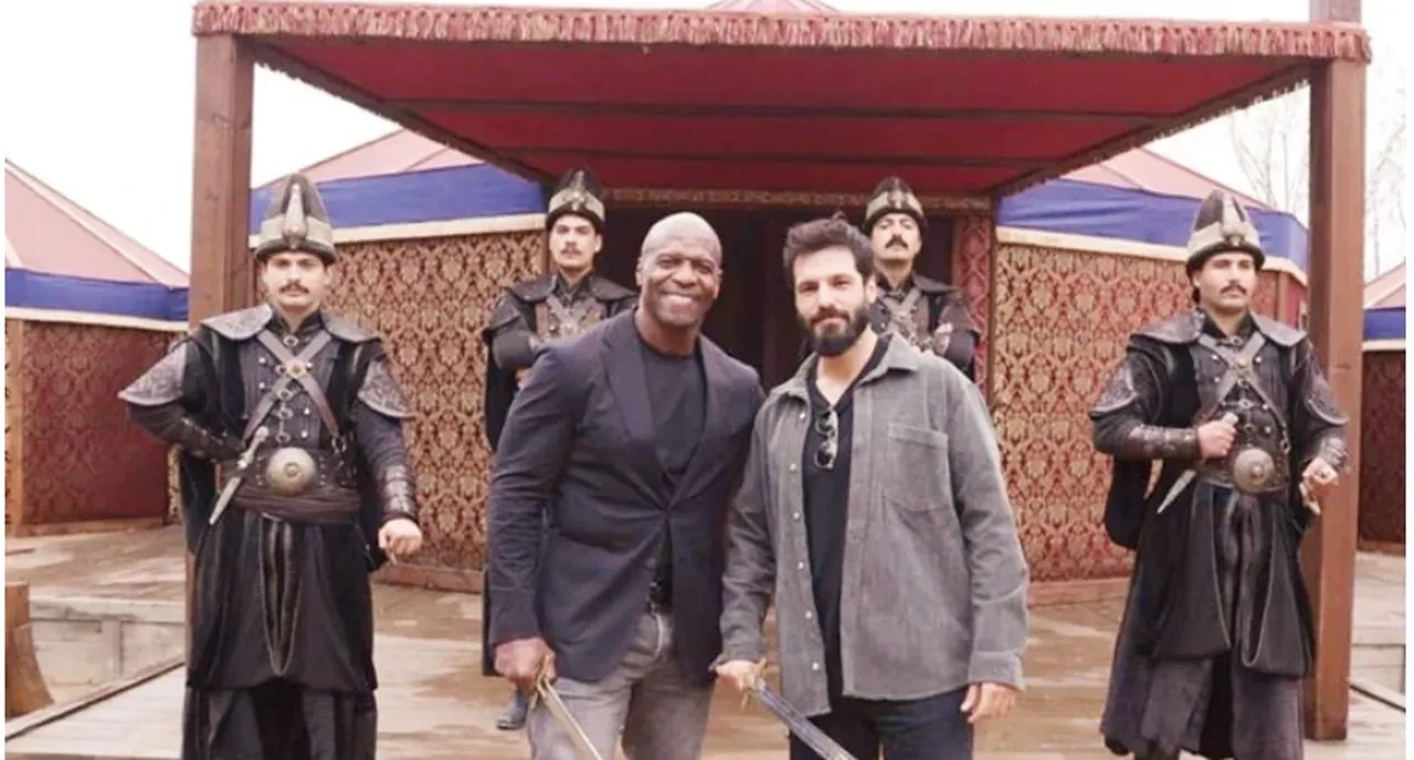 Terry Crews'in Türkiye sevgisi! Keremcem ve Serkan Çayoğlu ile bir araya geldi