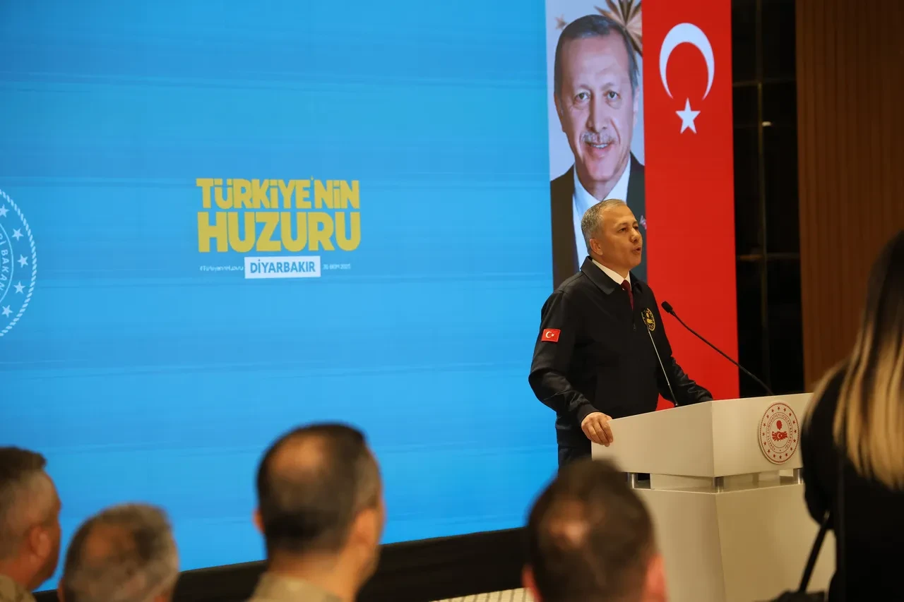 Yerlikaya'dan polise 'düşman' diyen DEM Partili isme sert tepki! 