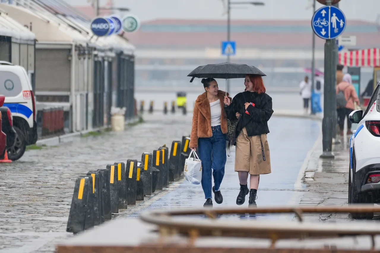 10 ilde sarı kodlu alarm! Sağanak ve kar bir arada (21 Ekim Salı hava durumu)